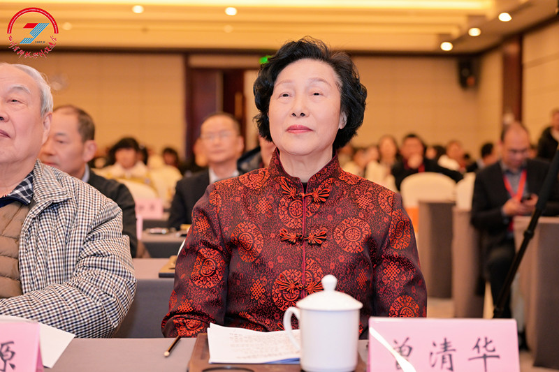 曾清华_副本.jpg
